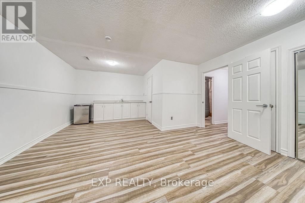 16 - 33 Four Winds Drive, Toronto, Ontario  M3J 1K7 - Photo 27 - W12821272