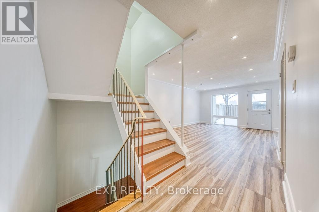 16 - 33 Four Winds Drive, Toronto, Ontario  M3J 1K7 - Photo 3 - W12821272