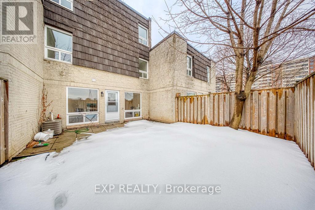 16 - 33 Four Winds Drive, Toronto, Ontario  M3J 1K7 - Photo 32 - W12821272