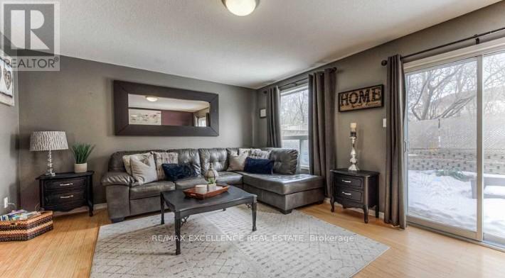 35 Critcher Avenue, Cambridge, Ontario  N1T 2C5 - Photo 7 - X12821274