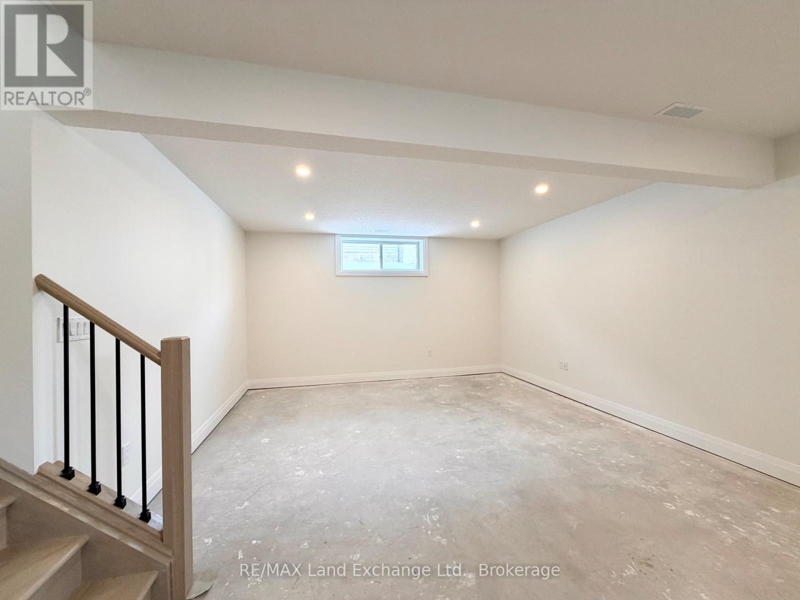 379 Ridge Street, Saugeen Shores, Ontario  N0H 2C3 - Photo 17 - X12447807