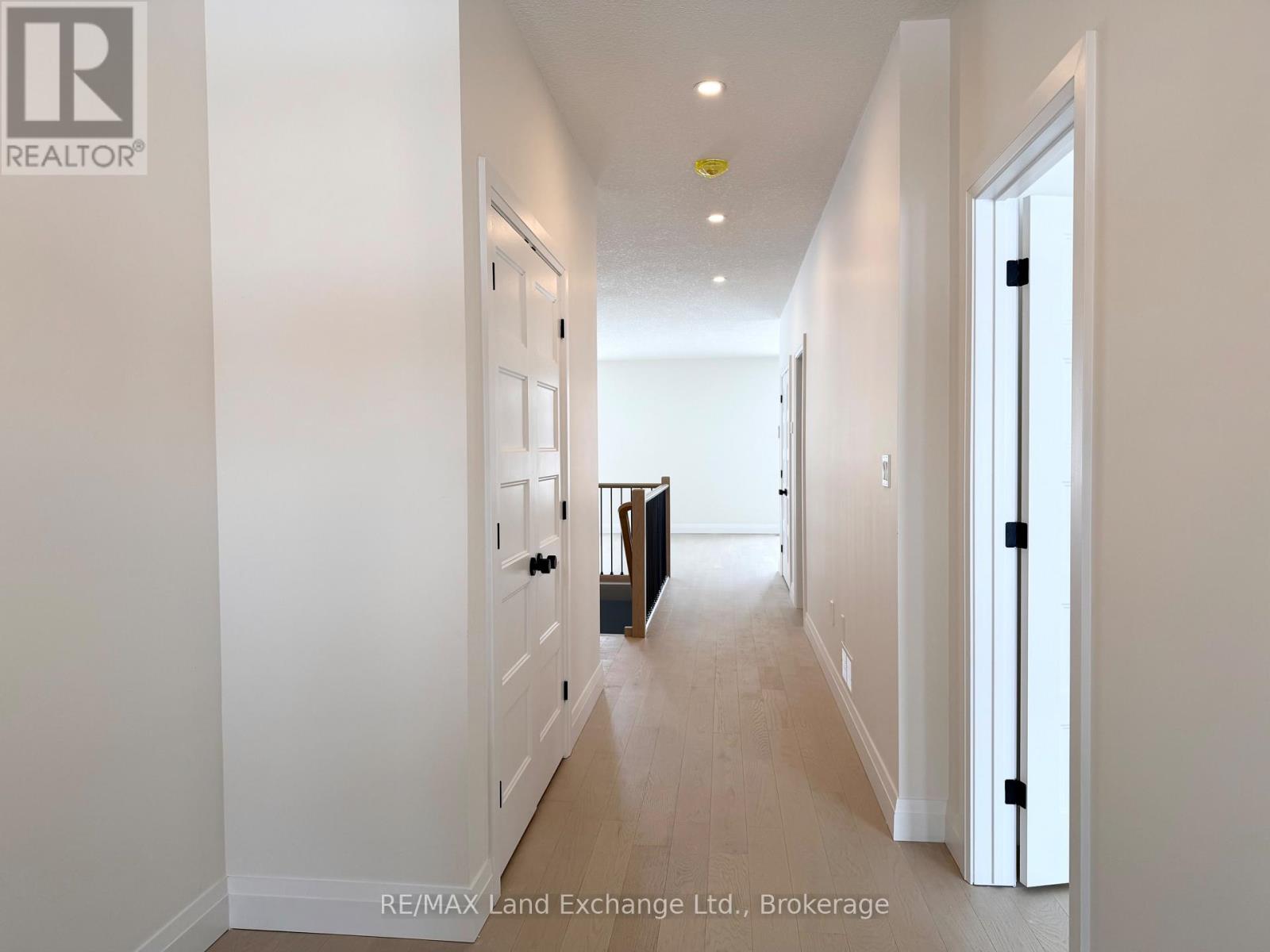 379 Ridge Street, Saugeen Shores, Ontario  N0H 2C3 - Photo 11 - X12447807