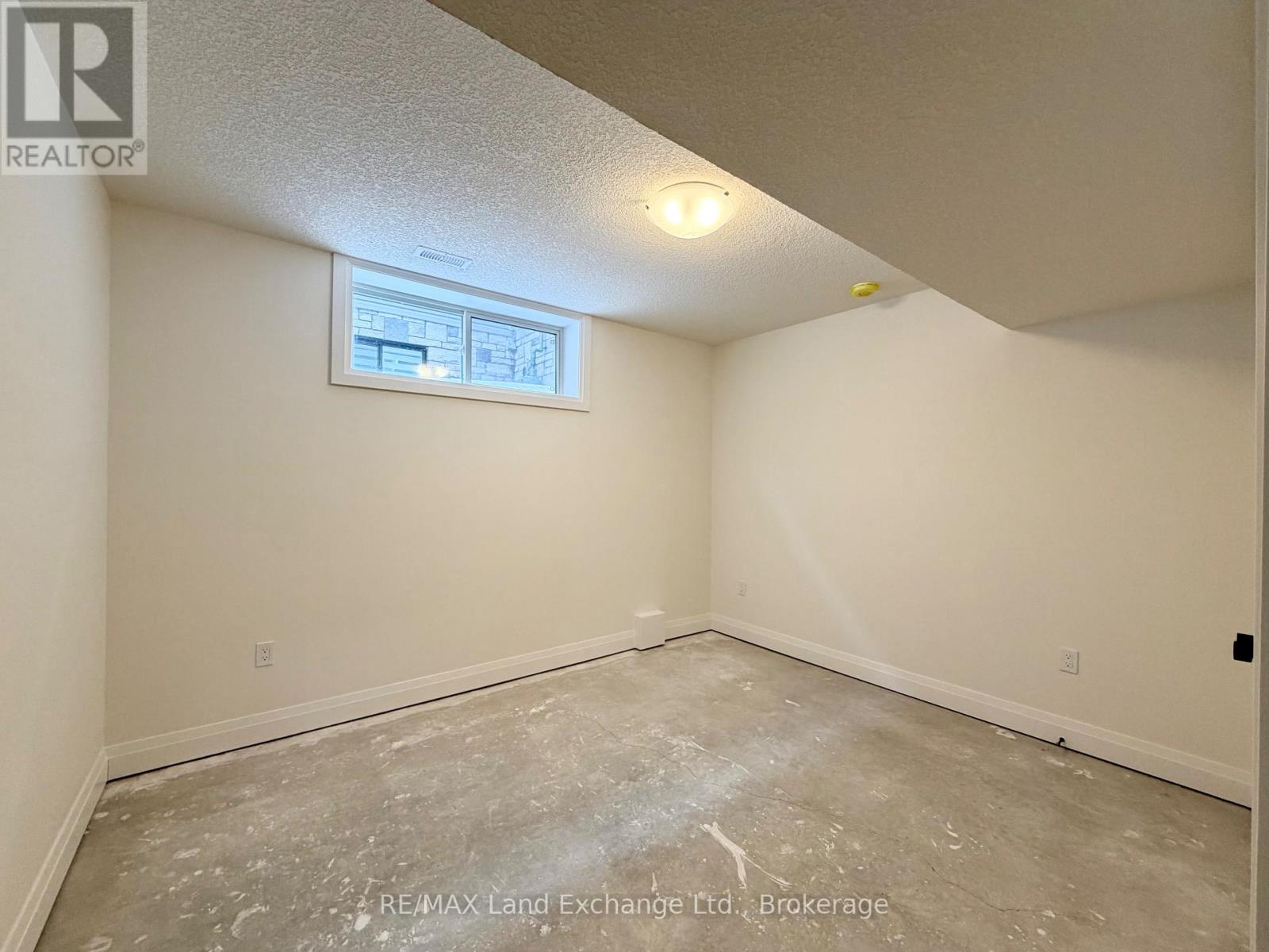 379 Ridge Street, Saugeen Shores, Ontario  N0H 2C3 - Photo 18 - X12447807