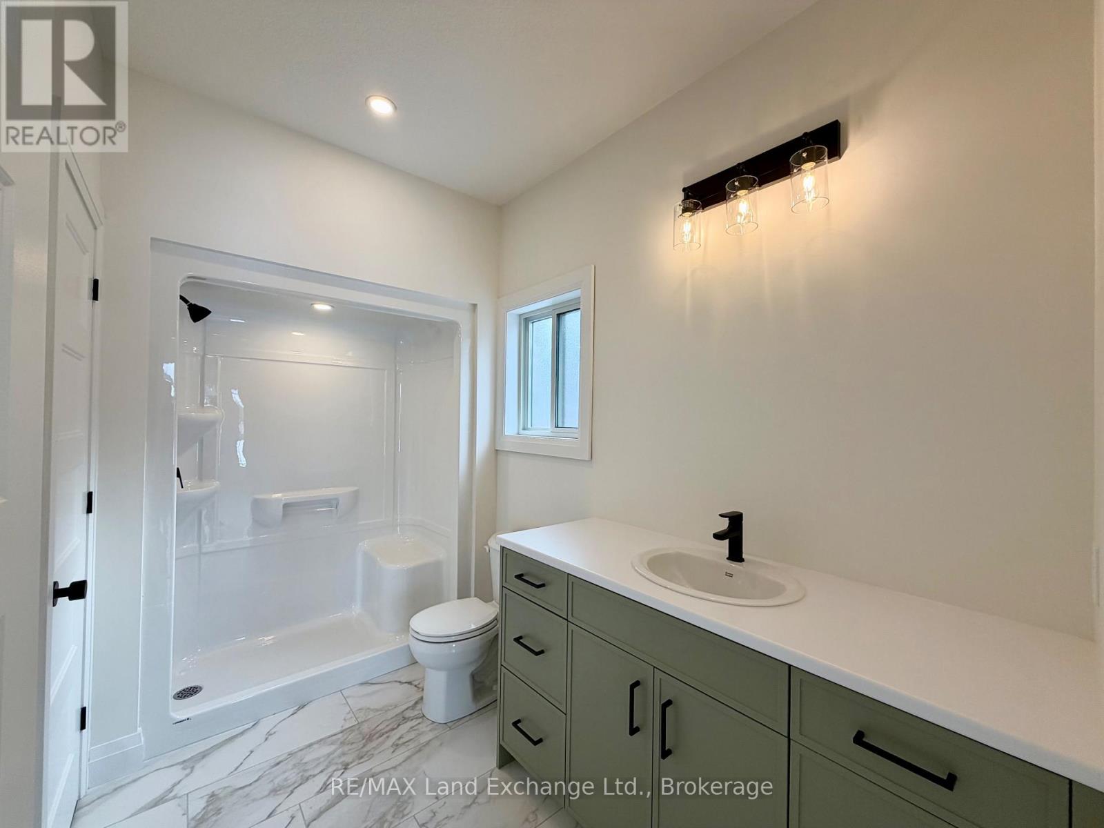 379 Ridge Street, Saugeen Shores, Ontario  N0H 2C3 - Photo 3 - X12447807