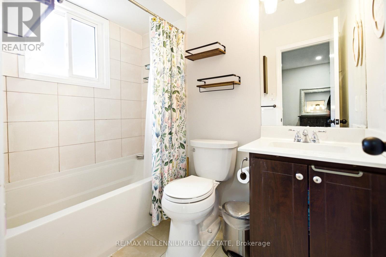 4680 Crosscreek Court, Mississauga, Ontario  L5V 1G5 - Photo 17 - W12819538