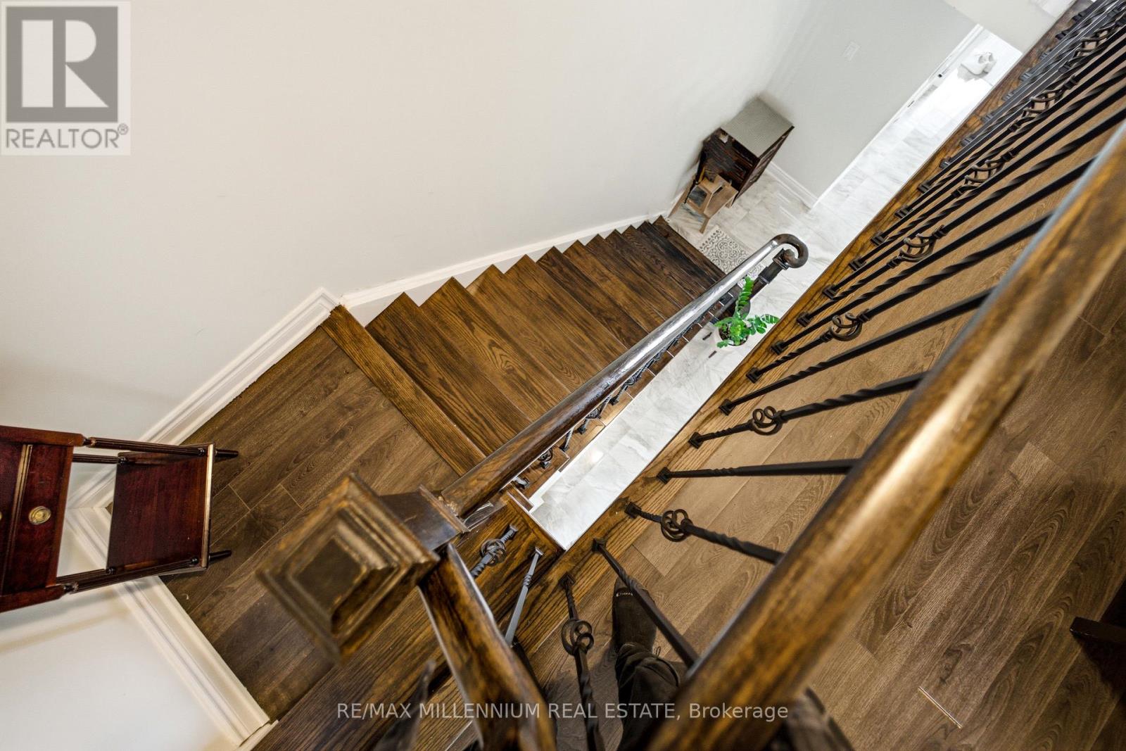 4680 Crosscreek Court, Mississauga, Ontario  L5V 1G5 - Photo 14 - W12819538