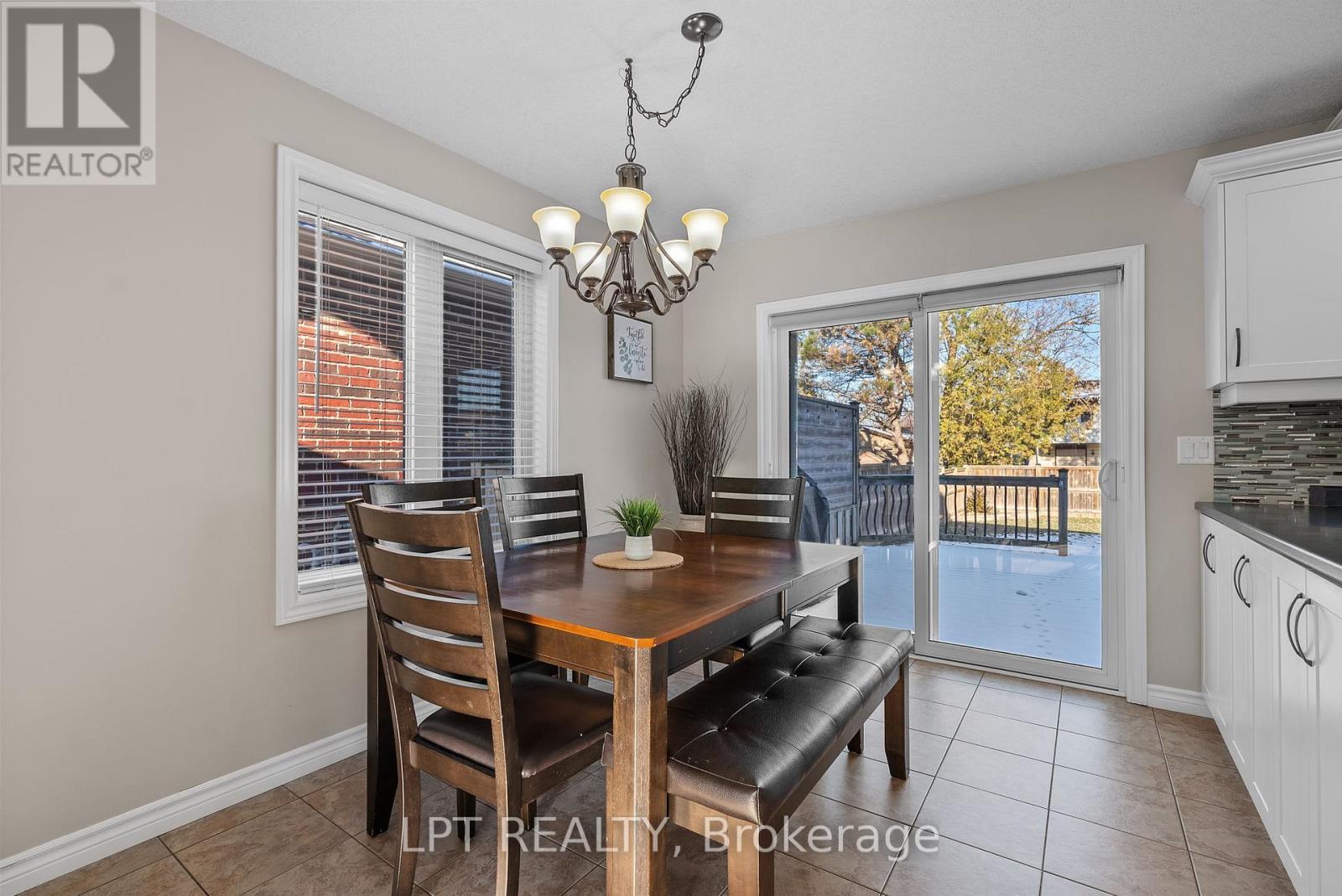 102 Joseph Street, Lucan Biddulph, Ontario  N0M 2J0 - Photo 10 - X12821308