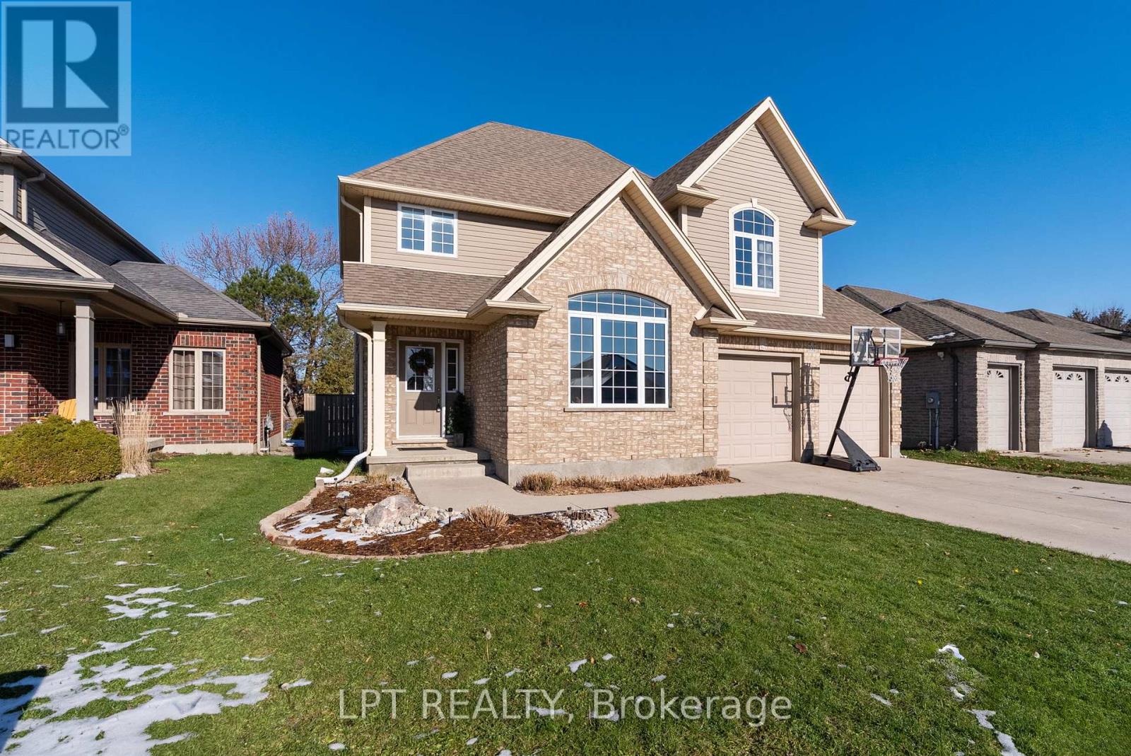 102 Joseph Street, Lucan Biddulph, Ontario  N0M 2J0 - Photo 2 - X12821308