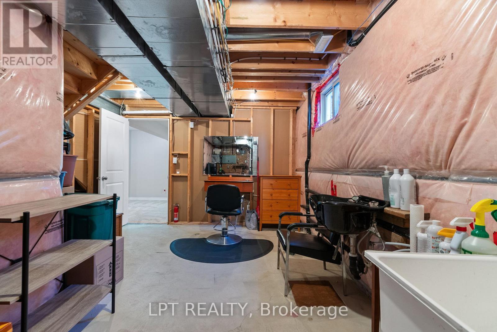 102 Joseph Street, Lucan Biddulph, Ontario  N0M 2J0 - Photo 34 - X12821308