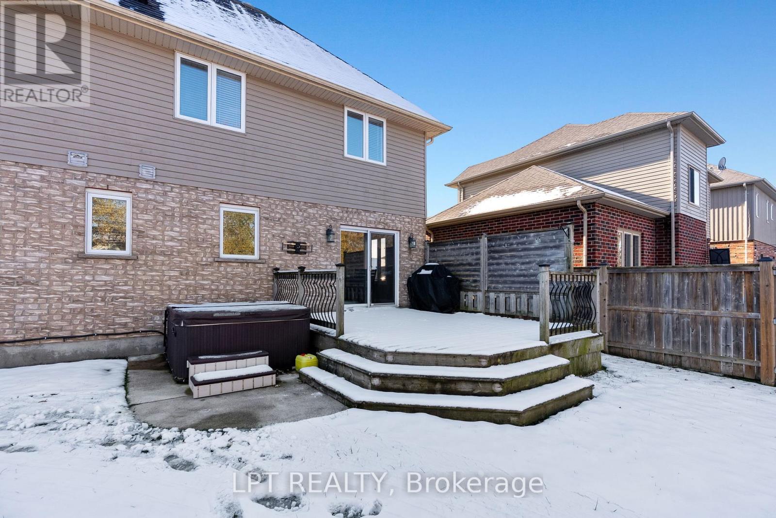 102 Joseph Street, Lucan Biddulph, Ontario  N0M 2J0 - Photo 37 - X12821308