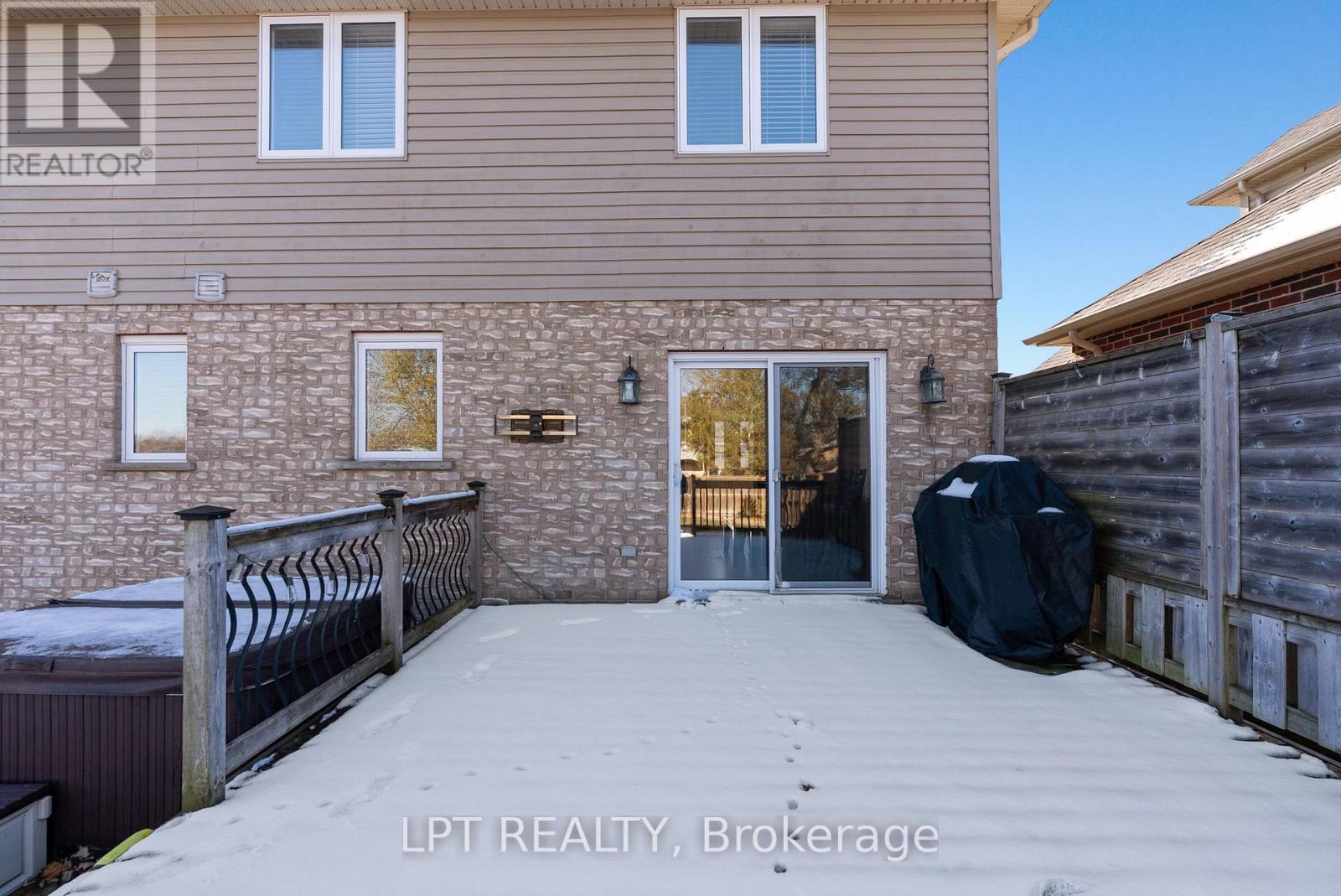 102 Joseph Street, Lucan Biddulph, Ontario  N0M 2J0 - Photo 39 - X12821308