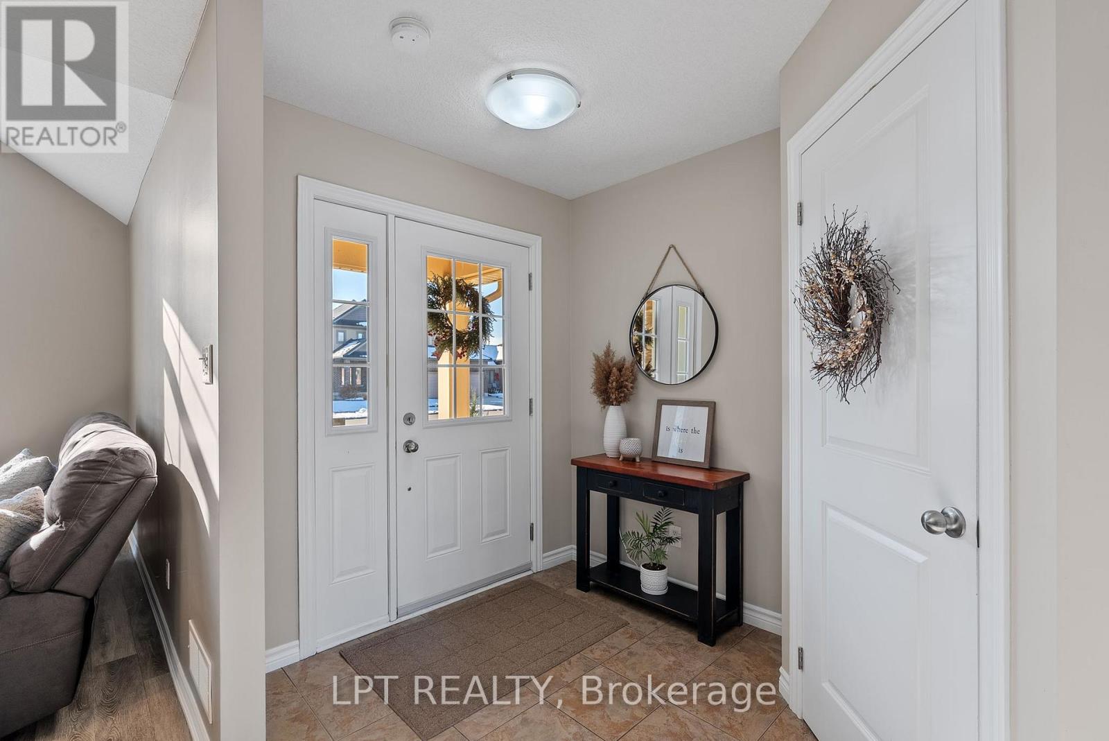 102 Joseph Street, Lucan Biddulph, Ontario  N0M 2J0 - Photo 5 - X12821308