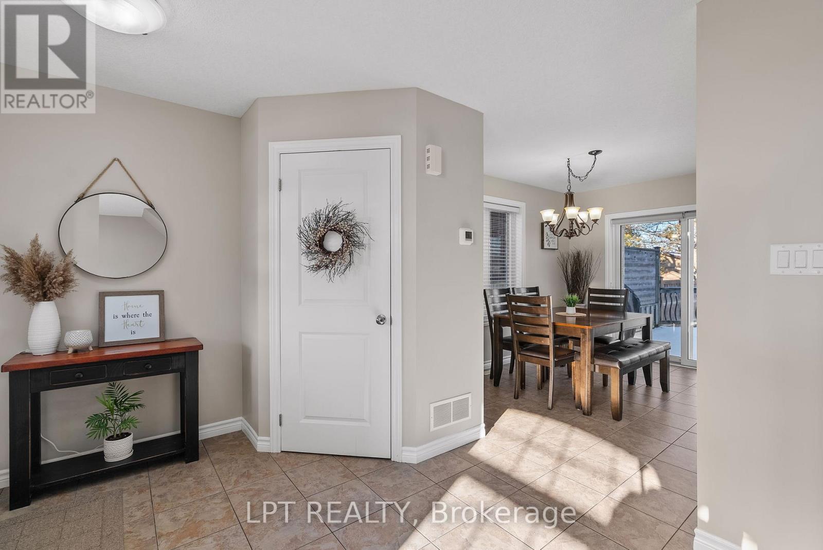 102 Joseph Street, Lucan Biddulph, Ontario  N0M 2J0 - Photo 6 - X12821308