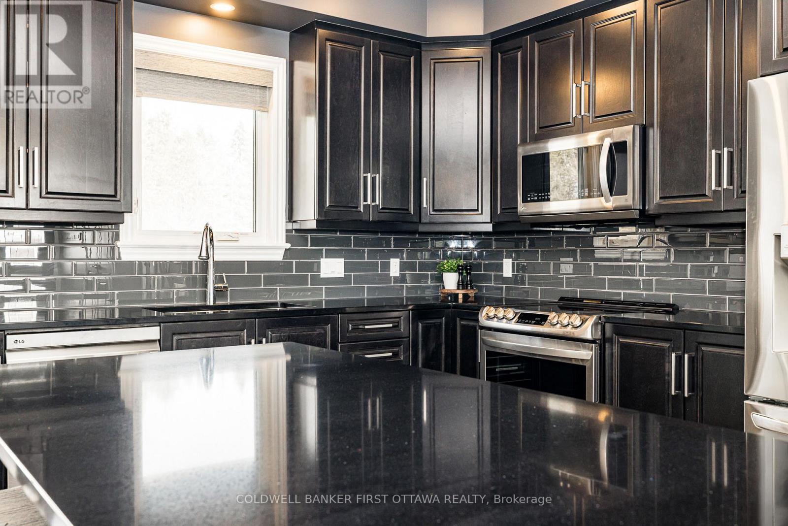 120 Stirling Crescent, North Grenville, Ontario  K0G 1J0 - Photo 12 - X12821306