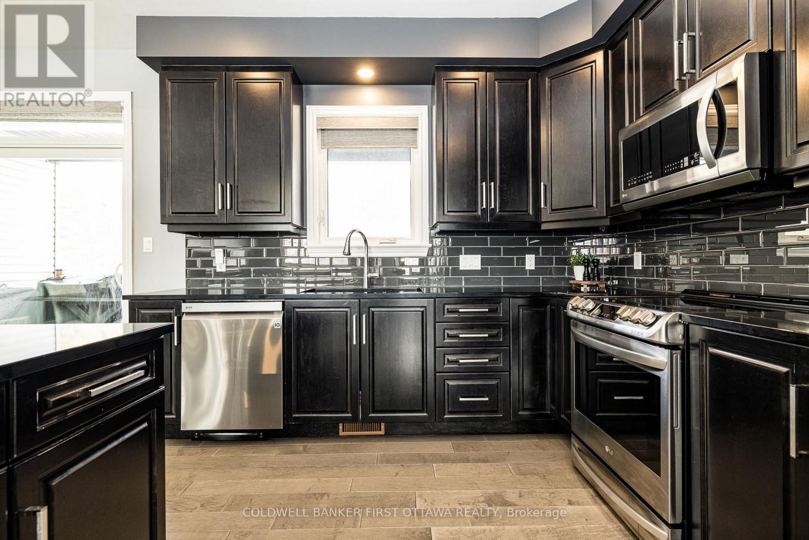 120 Stirling Crescent, North Grenville, Ontario  K0G 1J0 - Photo 15 - X12821306