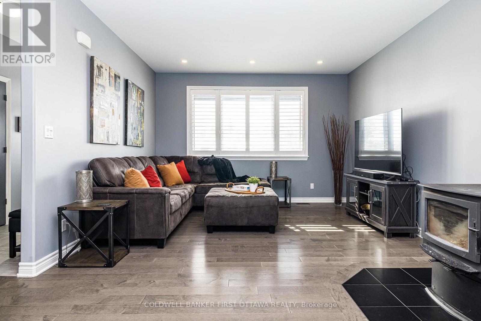 120 Stirling Crescent, North Grenville, Ontario  K0G 1J0 - Photo 8 - X12821306