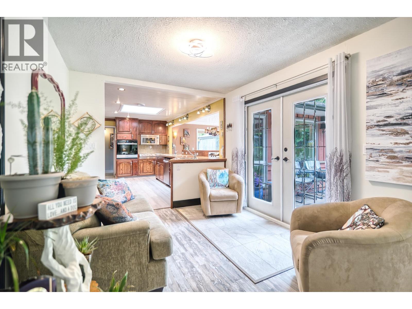 6241 Sechelt Inlet Road, Sechelt, British Columbia  V7Z 0L3 - Photo 10 - R3072232