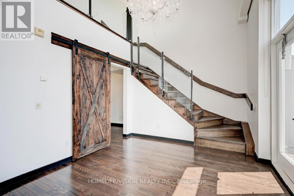 Property Listing: Ph505 - 915 King Street W, Toronto (Niagara), Ontario