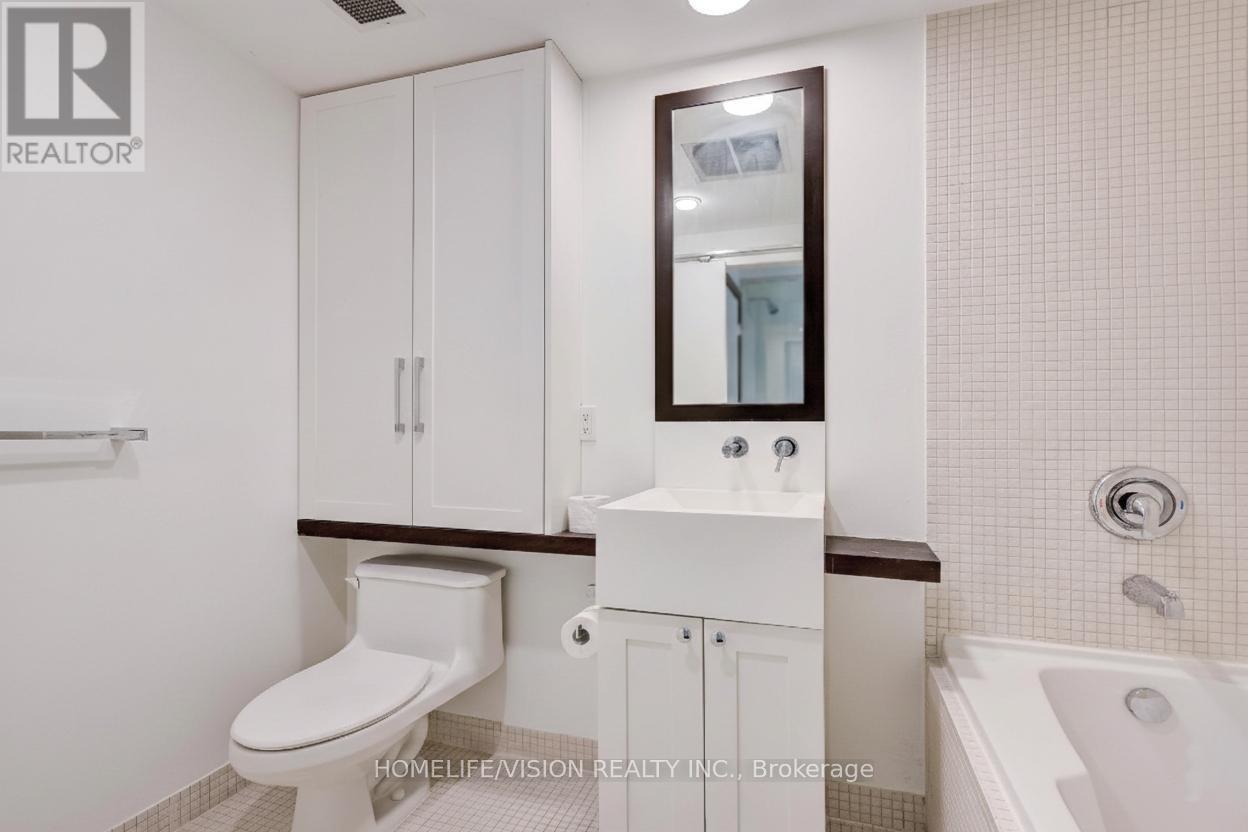 Ph505 - 915 King Street W, Toronto, Ontario M6K 3M2 - Photo 7 - C12821282