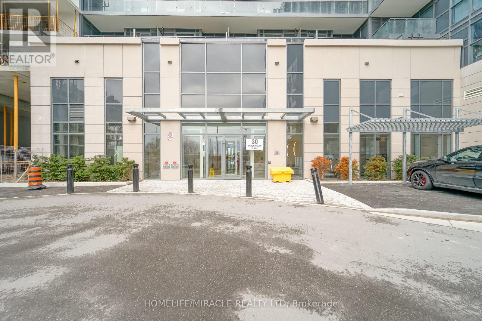 1809 - 30 Meadowglen Place, Toronto, Ontario  M1G 0A6 - Photo 1 - E12821312