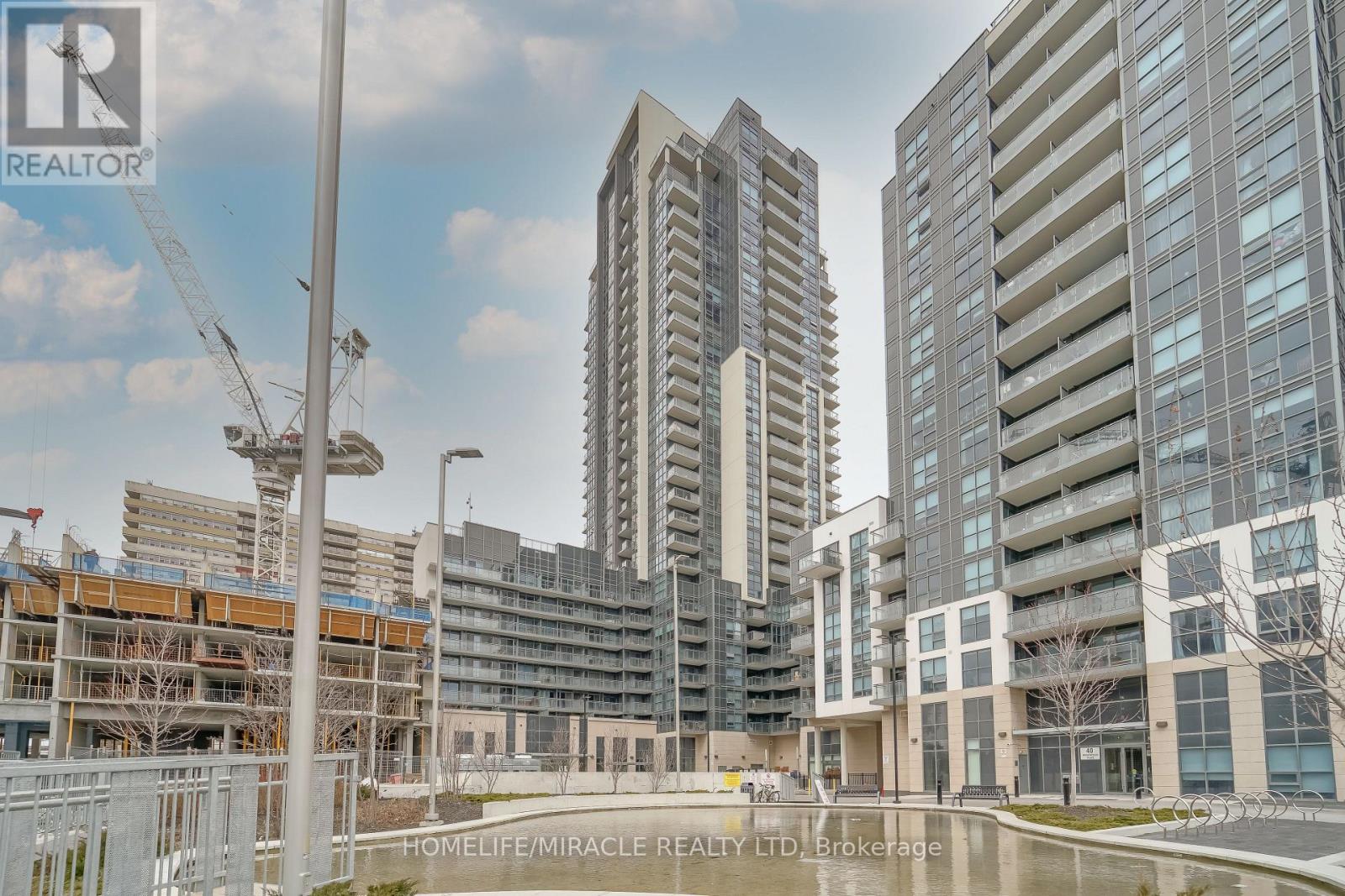 1809 - 30 Meadowglen Place, Toronto, Ontario  M1G 0A6 - Photo 3 - E12821312