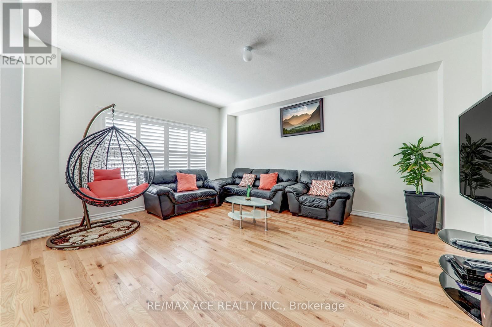 1152 Skyridge Boulevard, Pickering, Ontario  L1X 0M4 - Photo 10 - E12821314