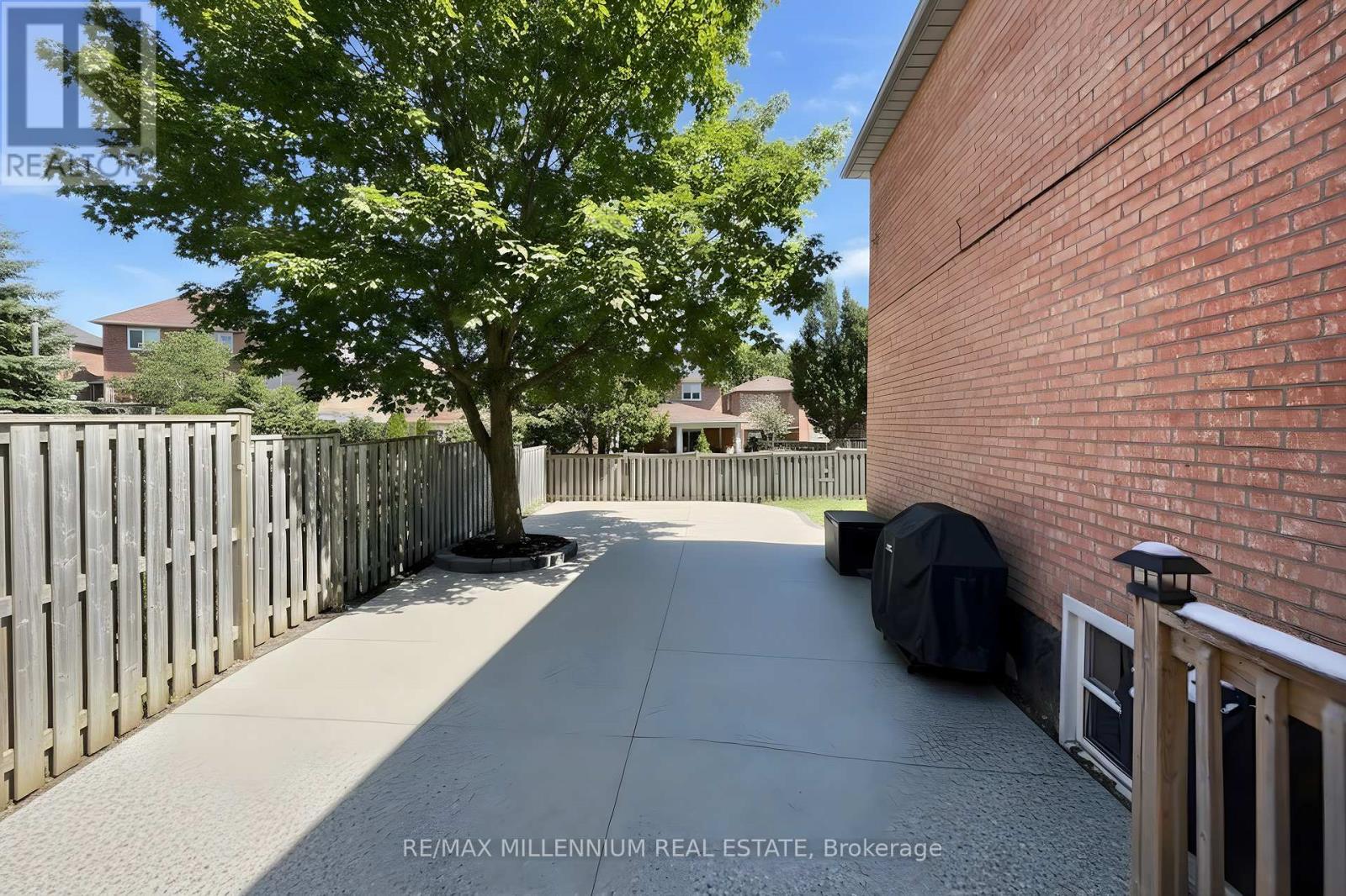 4680 Crosscreek Court, Mississauga, Ontario  L5V 1G5 - Photo 32 - W12819538