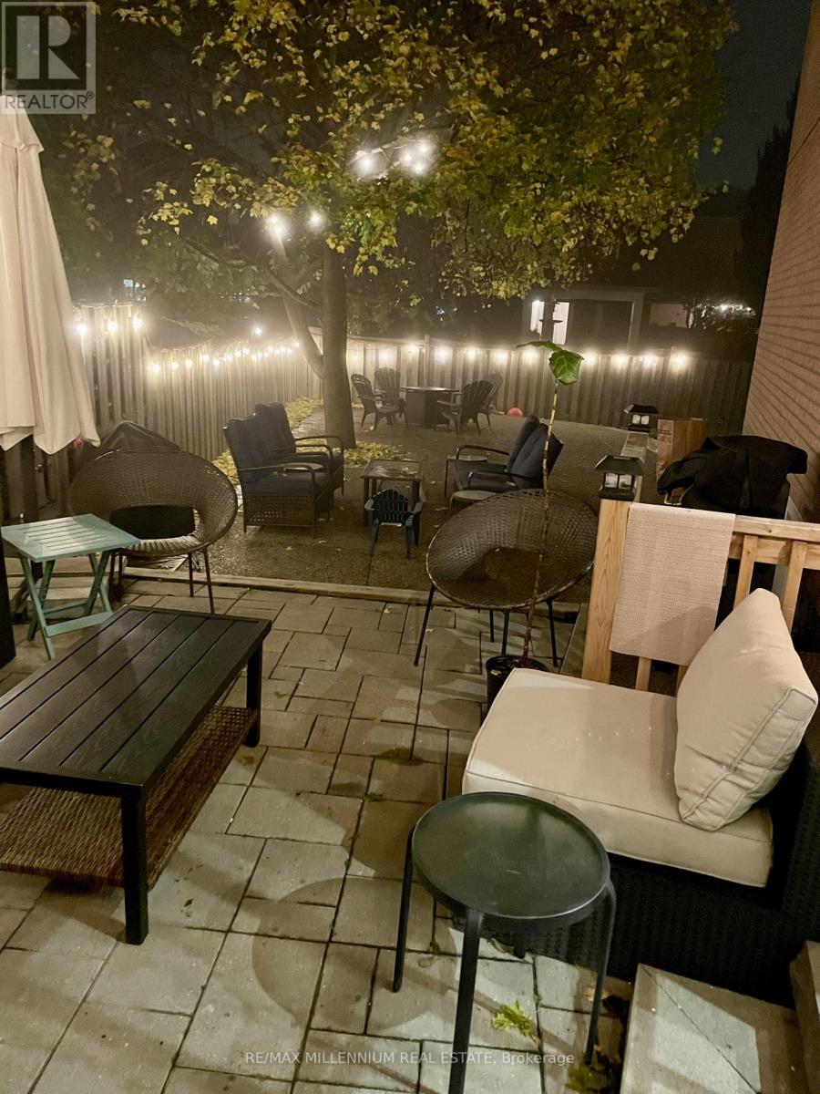 4680 Crosscreek Court, Mississauga, Ontario  L5V 1G5 - Photo 37 - W12819538