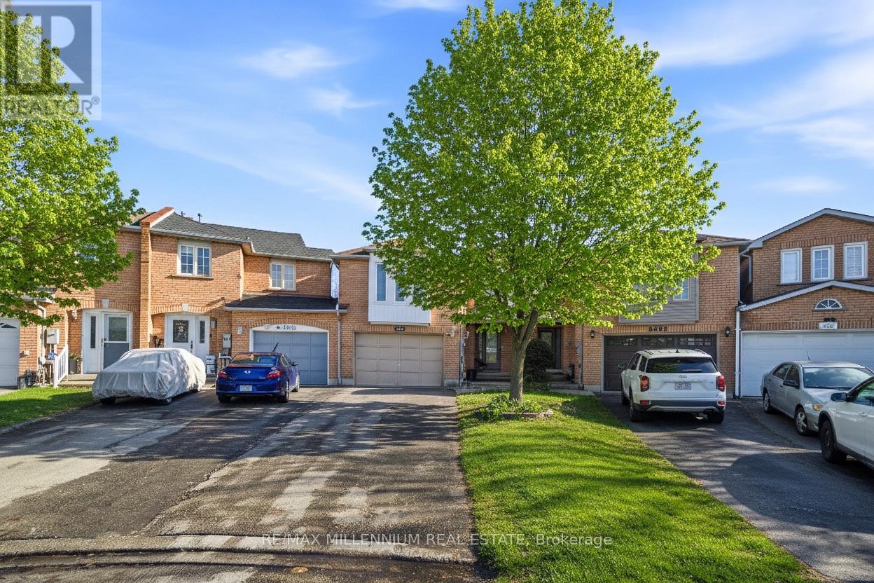 4680 Crosscreek Court, Mississauga, Ontario  L5V 1G5 - Photo 3 - W12819538