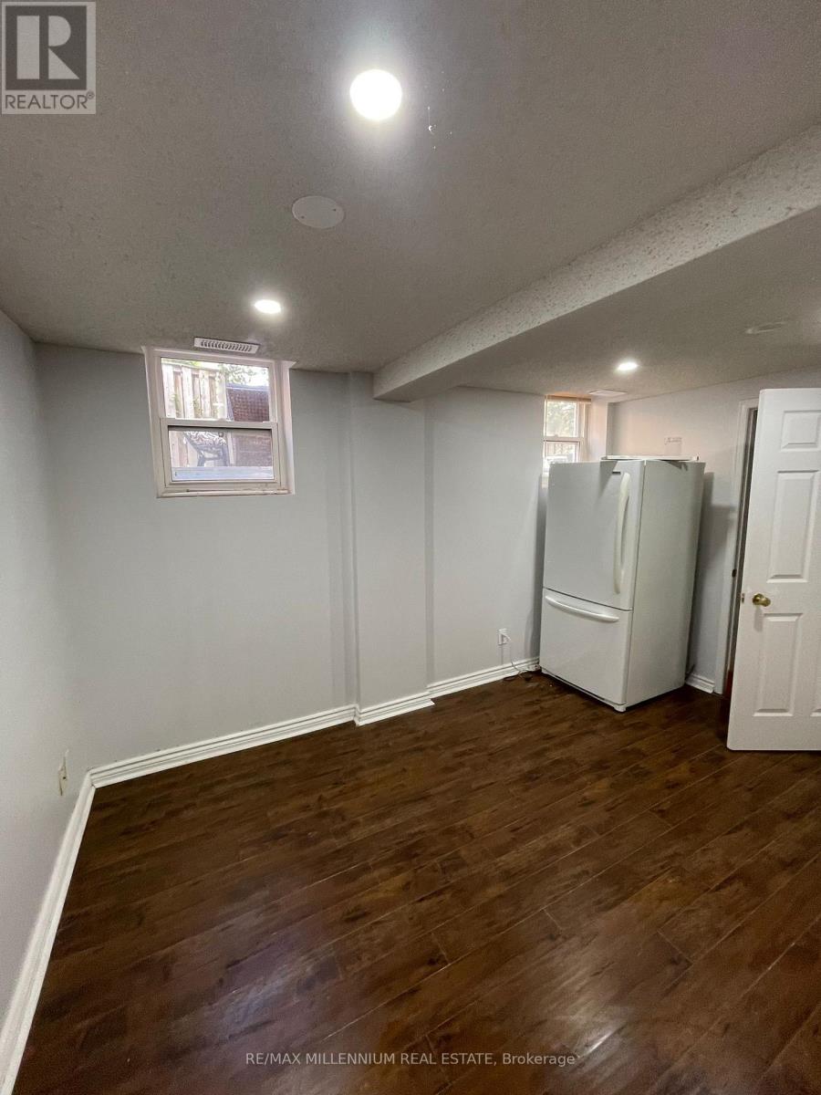 4680 Crosscreek Court, Mississauga, Ontario  L5V 1G5 - Photo 30 - W12819538