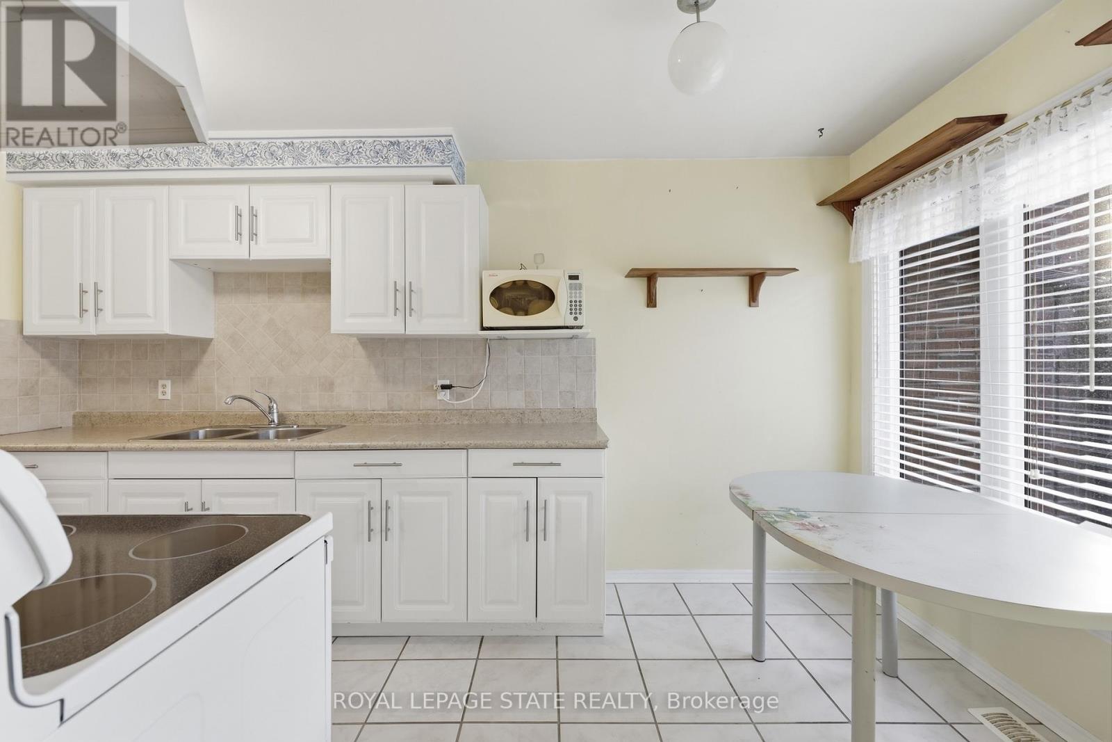 4 - 618 Barton Street, Hamilton, Ontario  L8E 4X3 - Photo 7 - X12682128