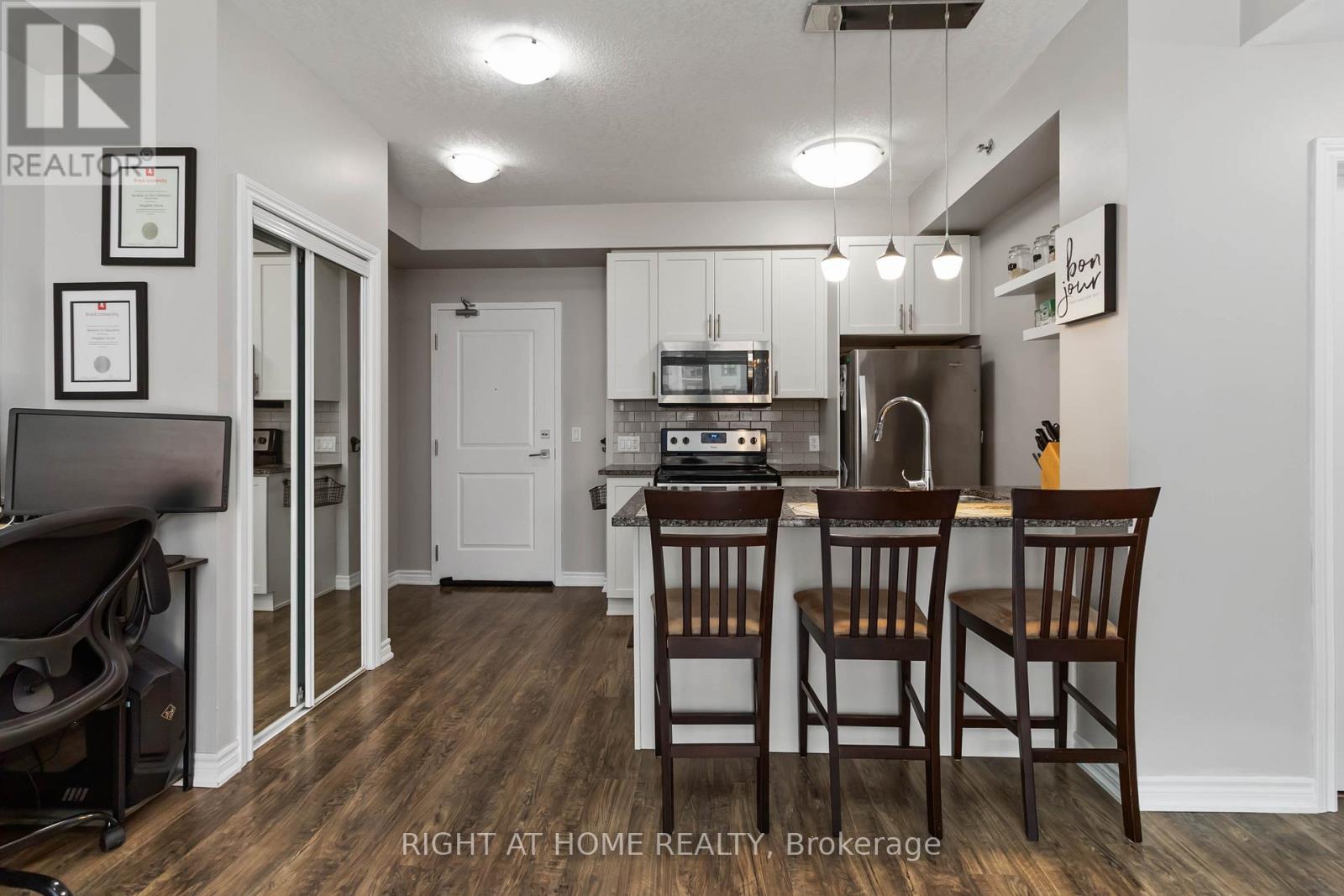 301 - 2490 Old Bronte Road, Oakville, Ontario  L6M 0Y5 - Photo 12 - W12821286