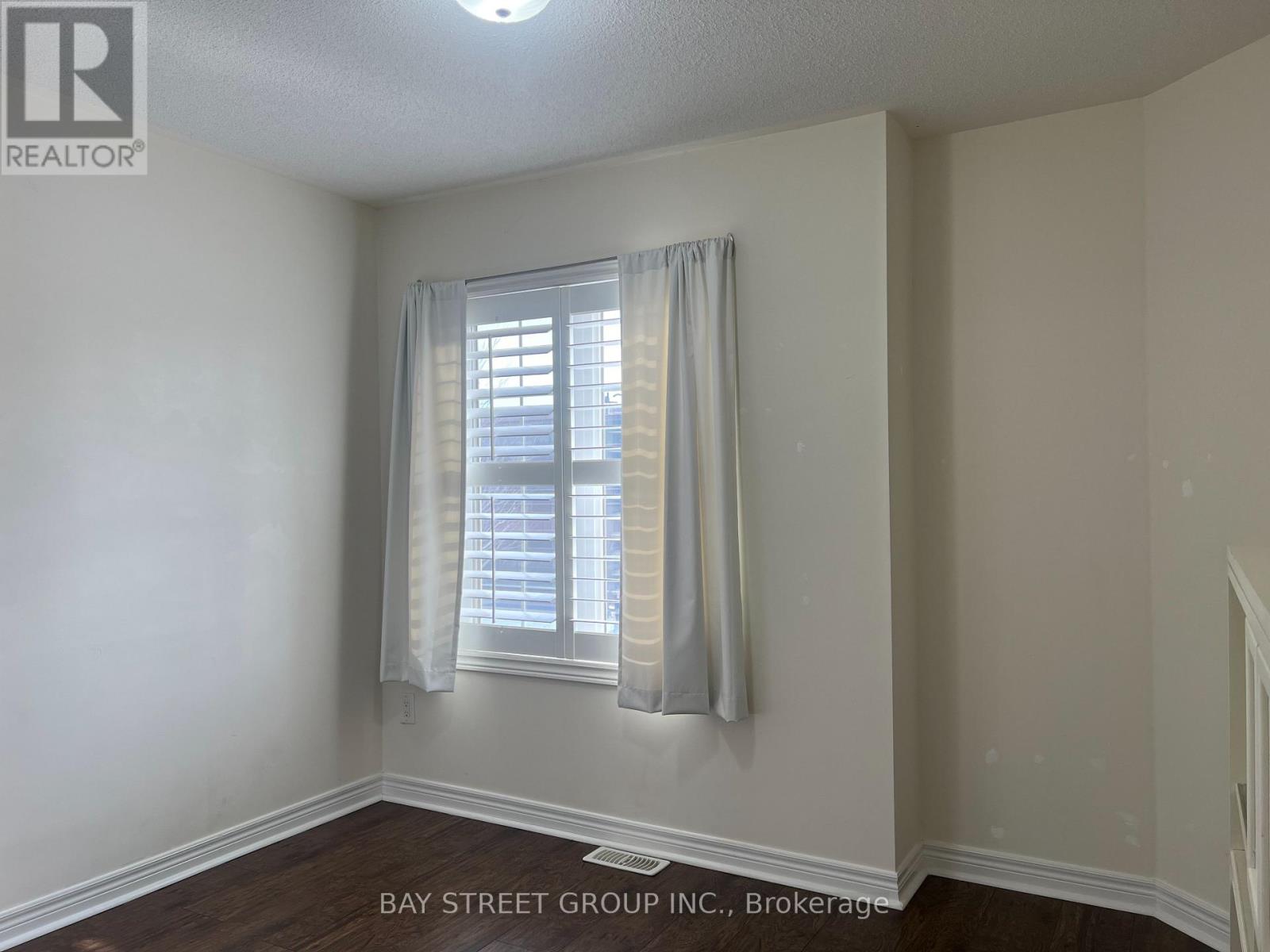 571 Sixteen Mile Drive, Oakville, Ontario  L6M 0P8 - Photo 11 - W12821292