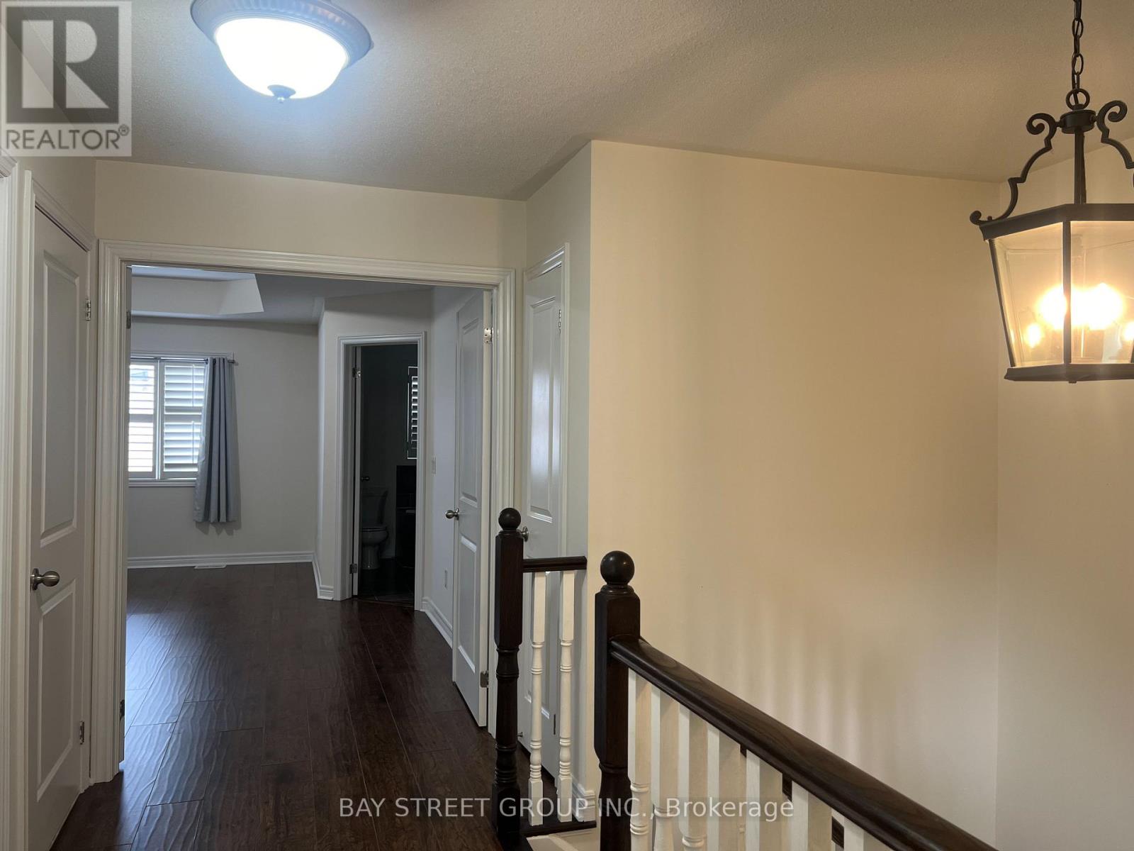 571 Sixteen Mile Drive, Oakville, Ontario  L6M 0P8 - Photo 5 - W12821292