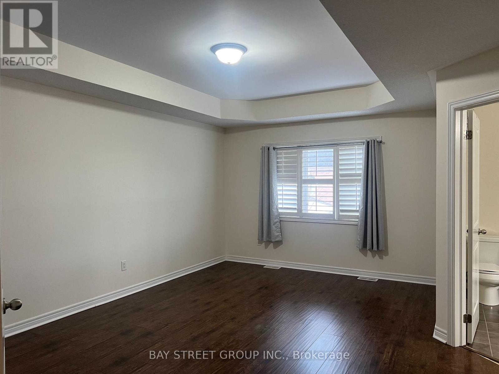 571 Sixteen Mile Drive, Oakville, Ontario  L6M 0P8 - Photo 6 - W12821292