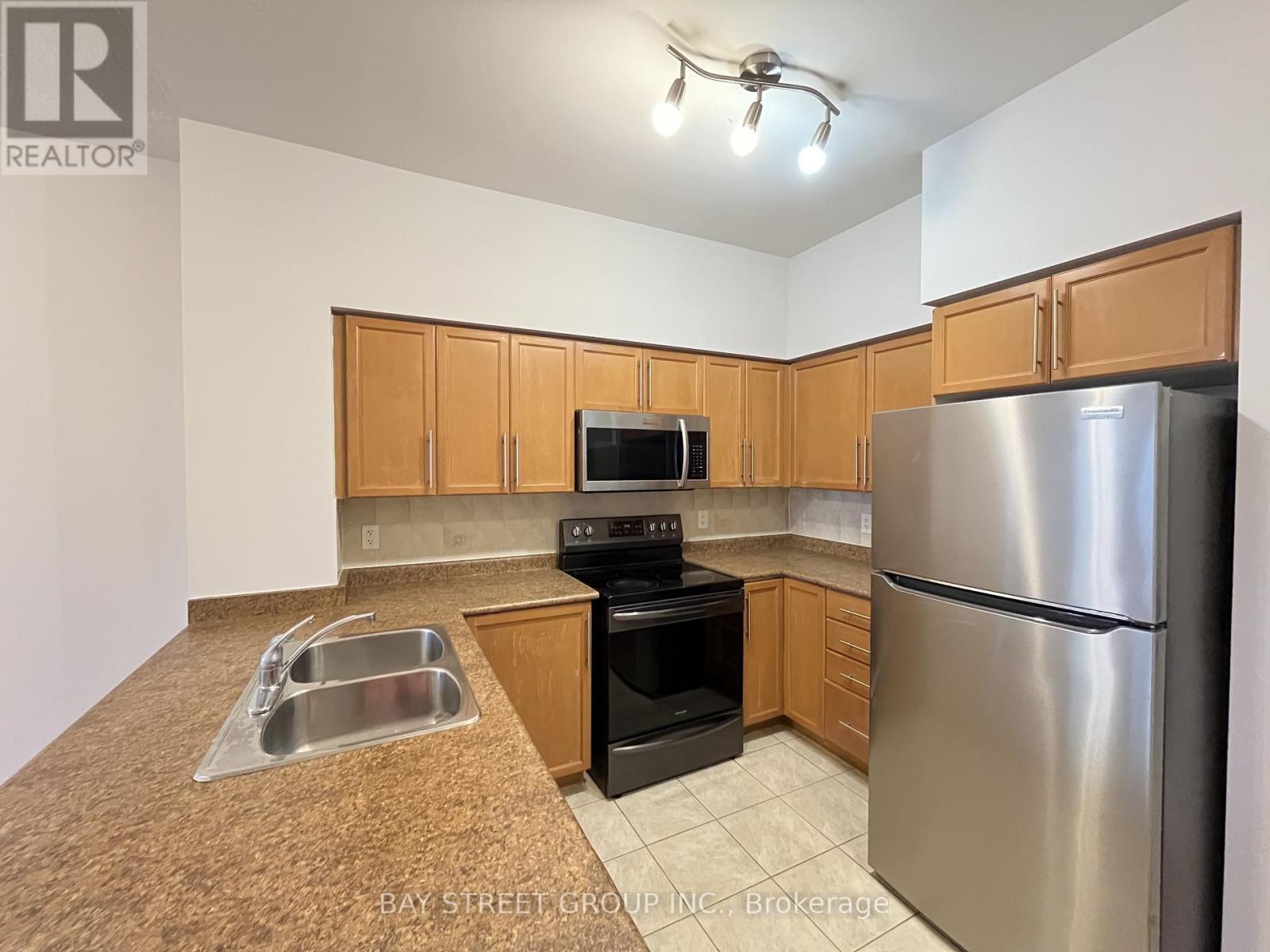 1101 - 388 Prince Of Wales Drive, Mississauga, Ontario  L5B 0A1 - Photo 4 - W12821300