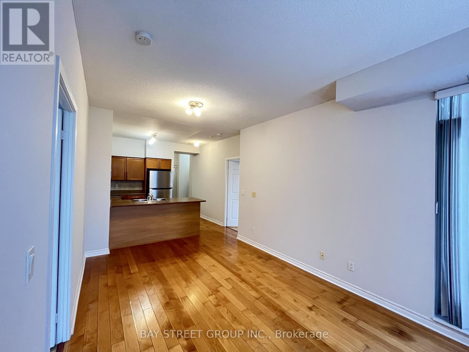 1101 - 388 Prince Of Wales Drive, Mississauga, Ontario  L5B 0A1 - Photo 6 - W12821300