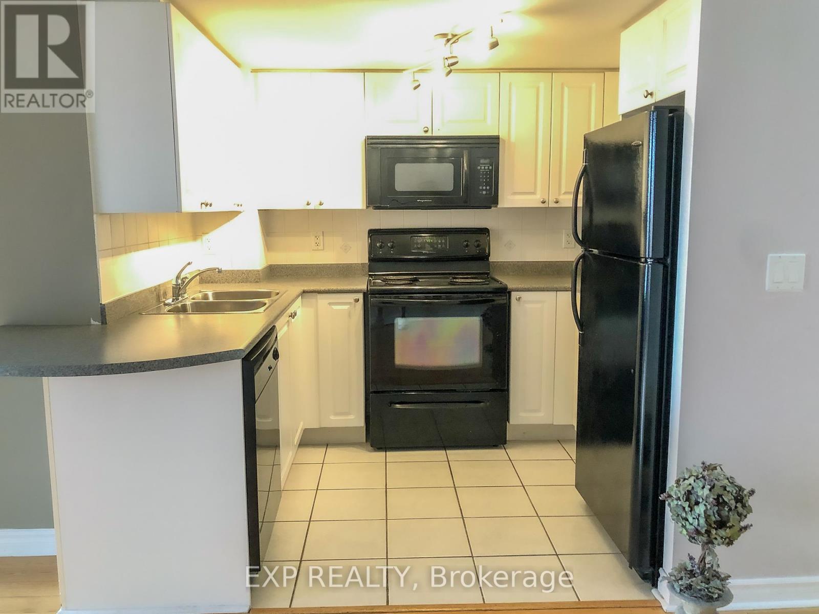 614 - 4080 Living Arts Drive, Mississauga, Ontario  L5B 4N3 - Photo 7 - W12821302