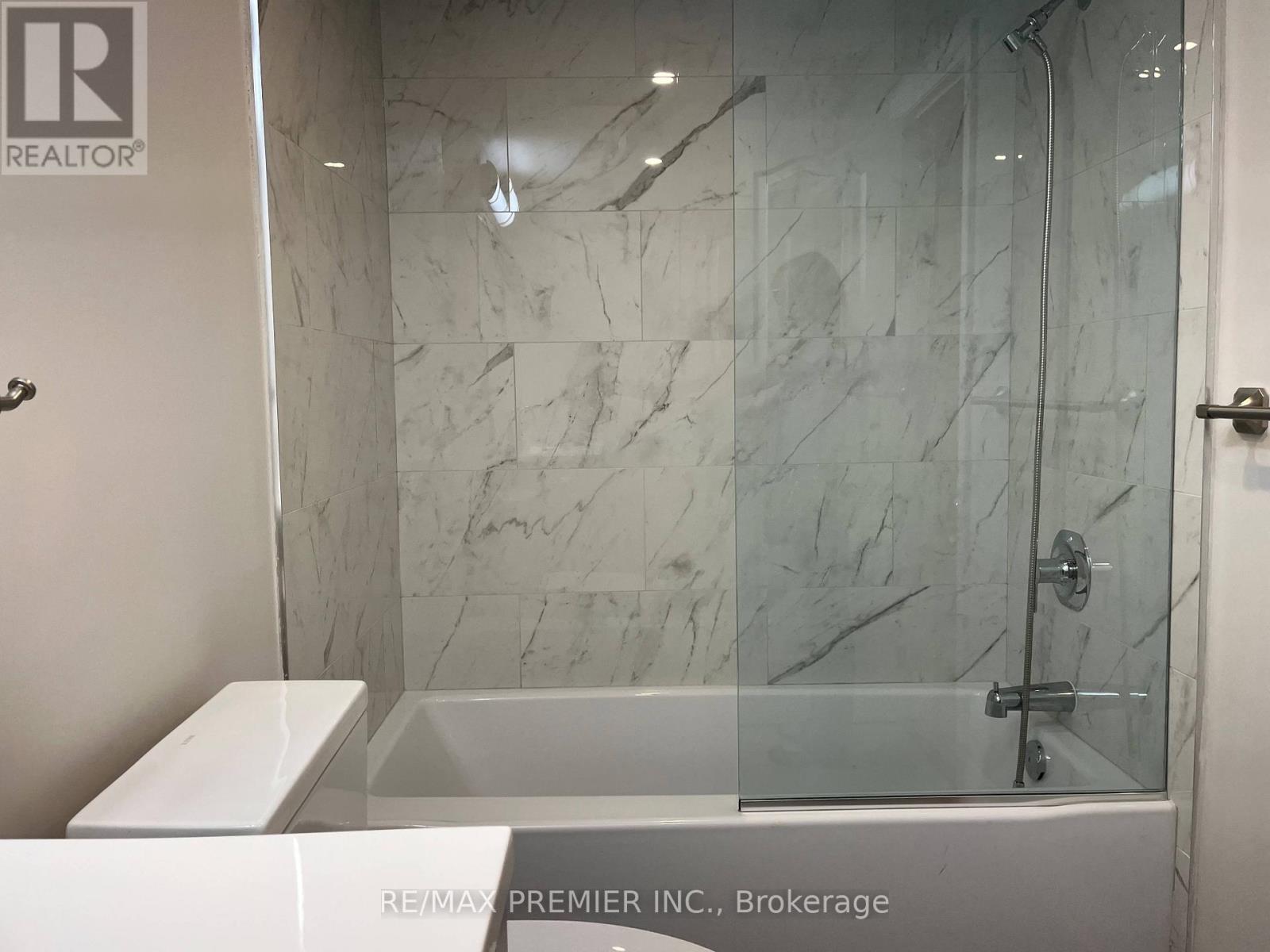 2168 Denise Road, Mississauga, Ontario  L4X 1J1 - Photo 12 - W12821320