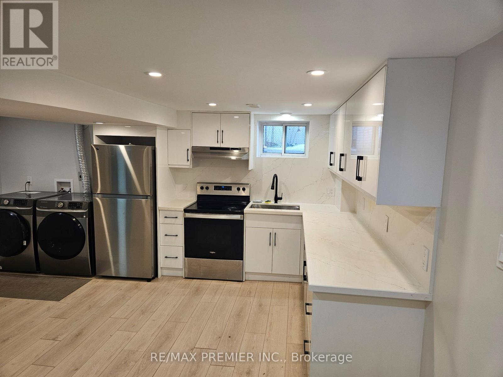 2168 Denise Road, Mississauga, Ontario  L4X 1J1 - Photo 3 - W12821320