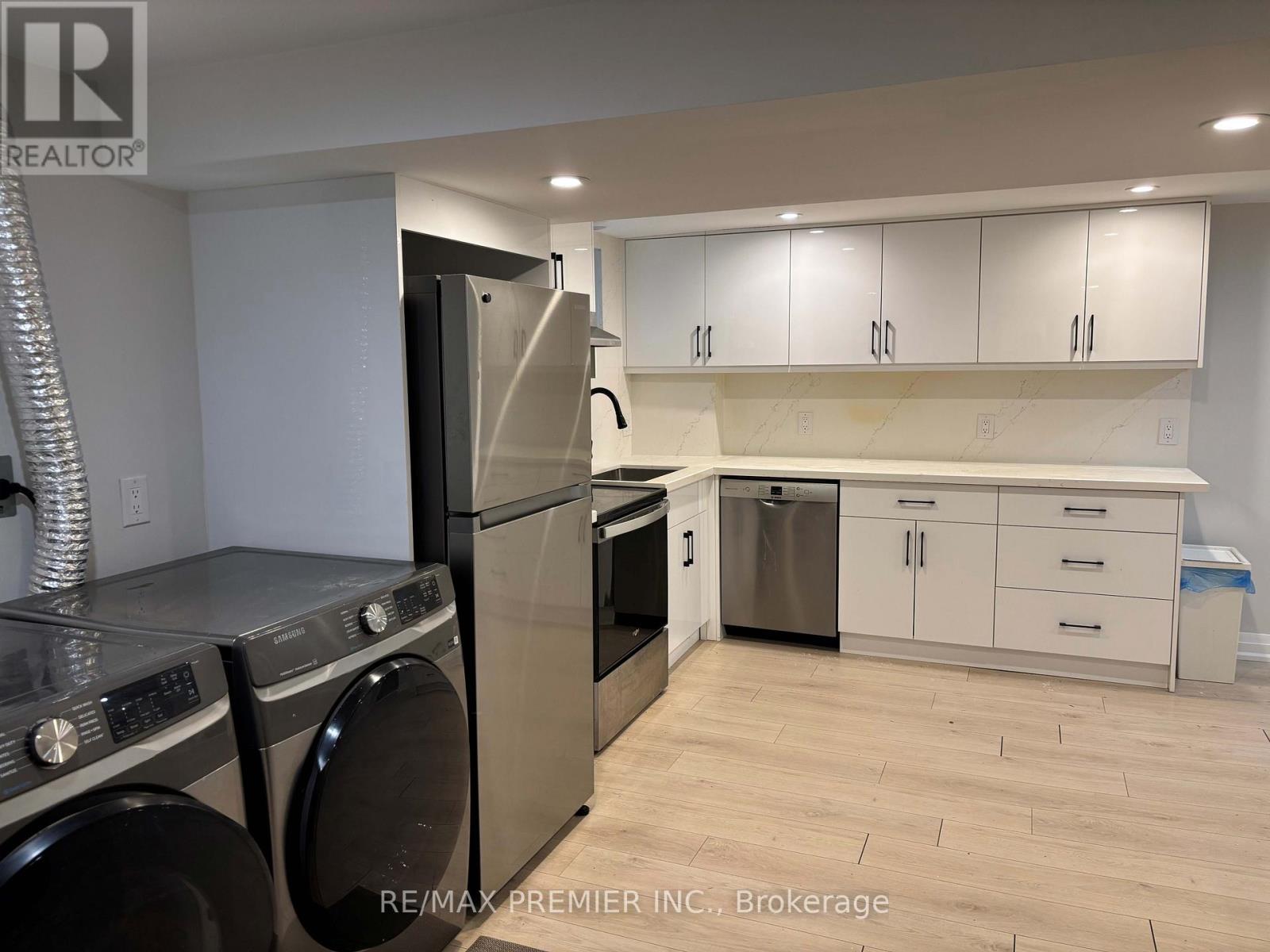 2168 Denise Road, Mississauga, Ontario  L4X 1J1 - Photo 5 - W12821320