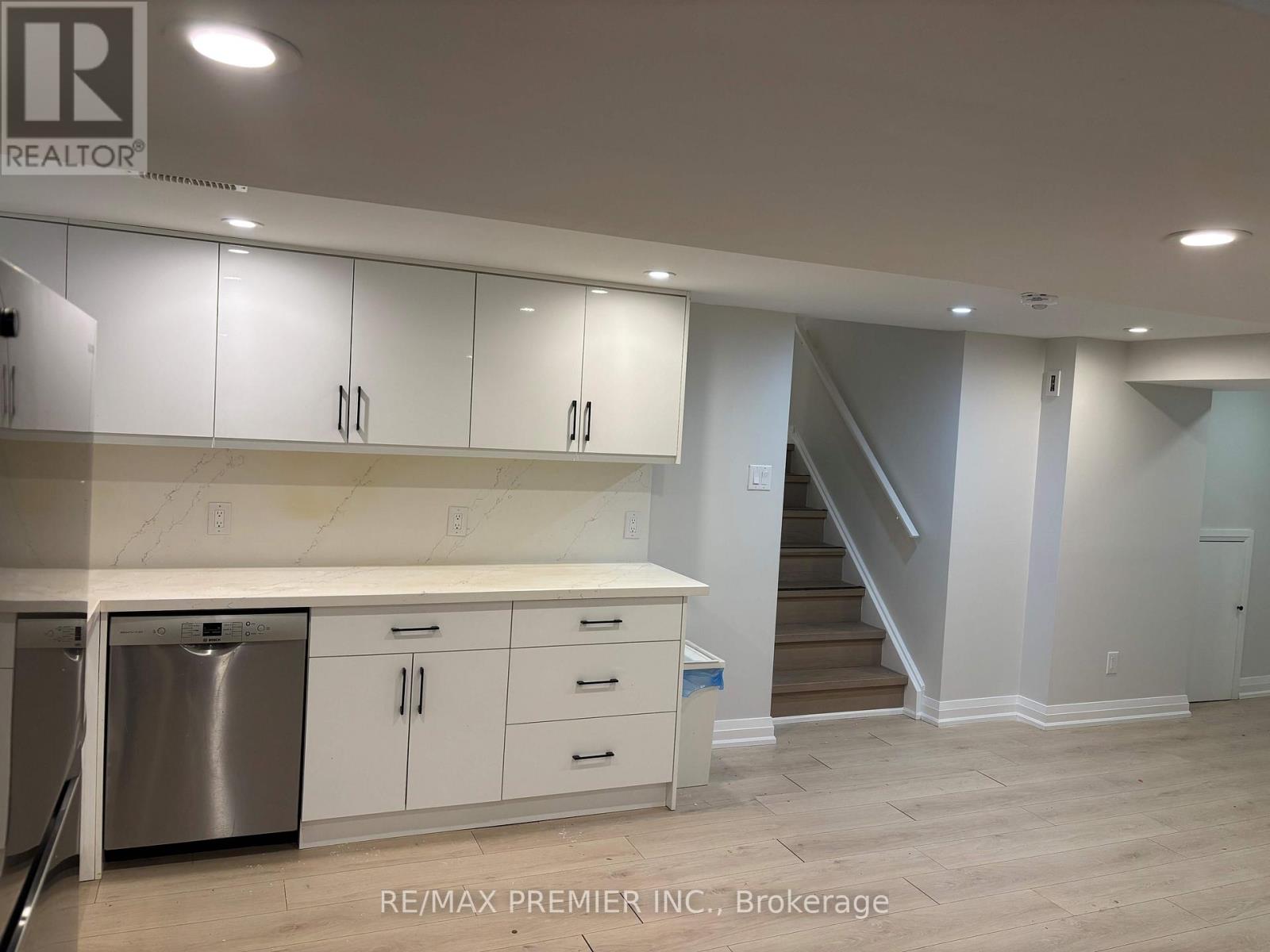 2168 Denise Road, Mississauga, Ontario  L4X 1J1 - Photo 6 - W12821320