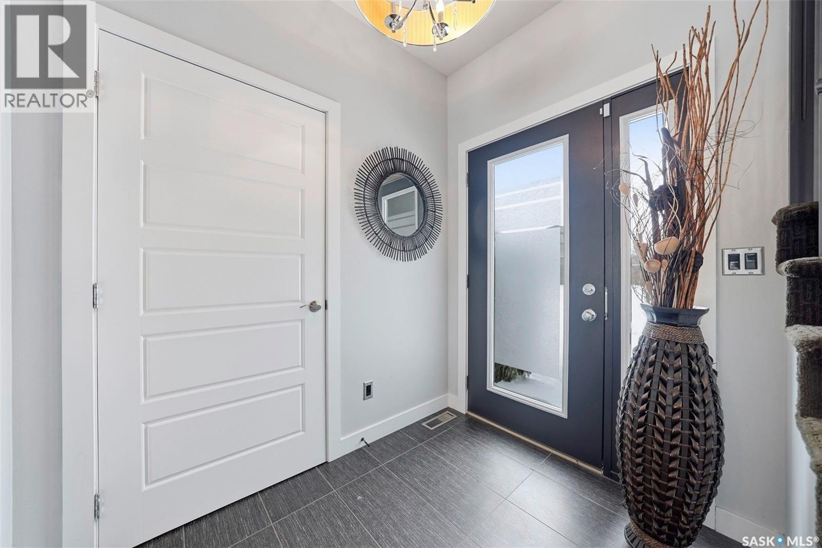 707 Sauer Crescent, Saskatoon, Saskatchewan  S7W 0J8 - Photo 3 - SK029131