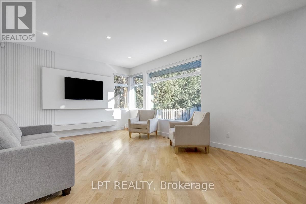 298 Crestview Road, Ottawa, Ontario  K1H 5G6 - Photo 13 - X12612598