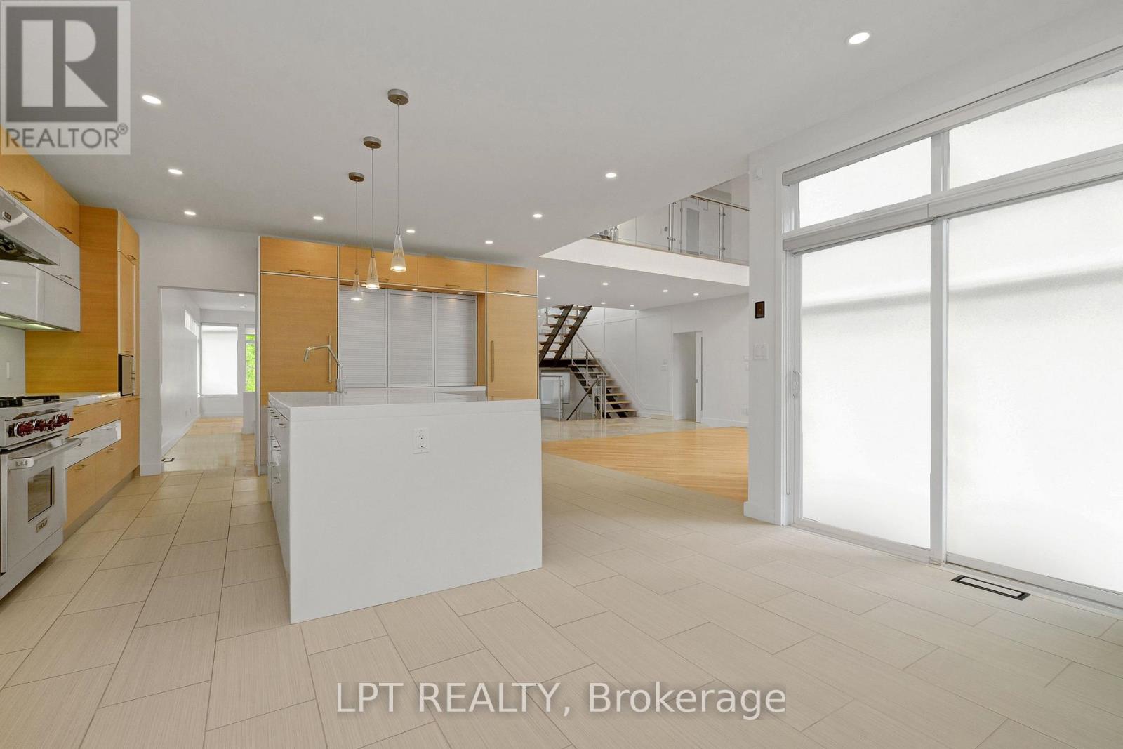 298 Crestview Road, Ottawa, Ontario  K1H 5G6 - Photo 19 - X12612598