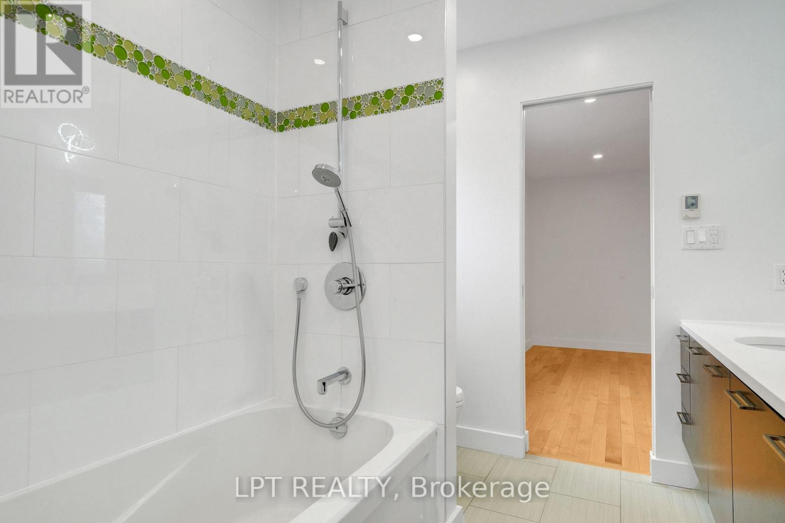 298 Crestview Road, Ottawa, Ontario  K1H 5G6 - Photo 36 - X12612598