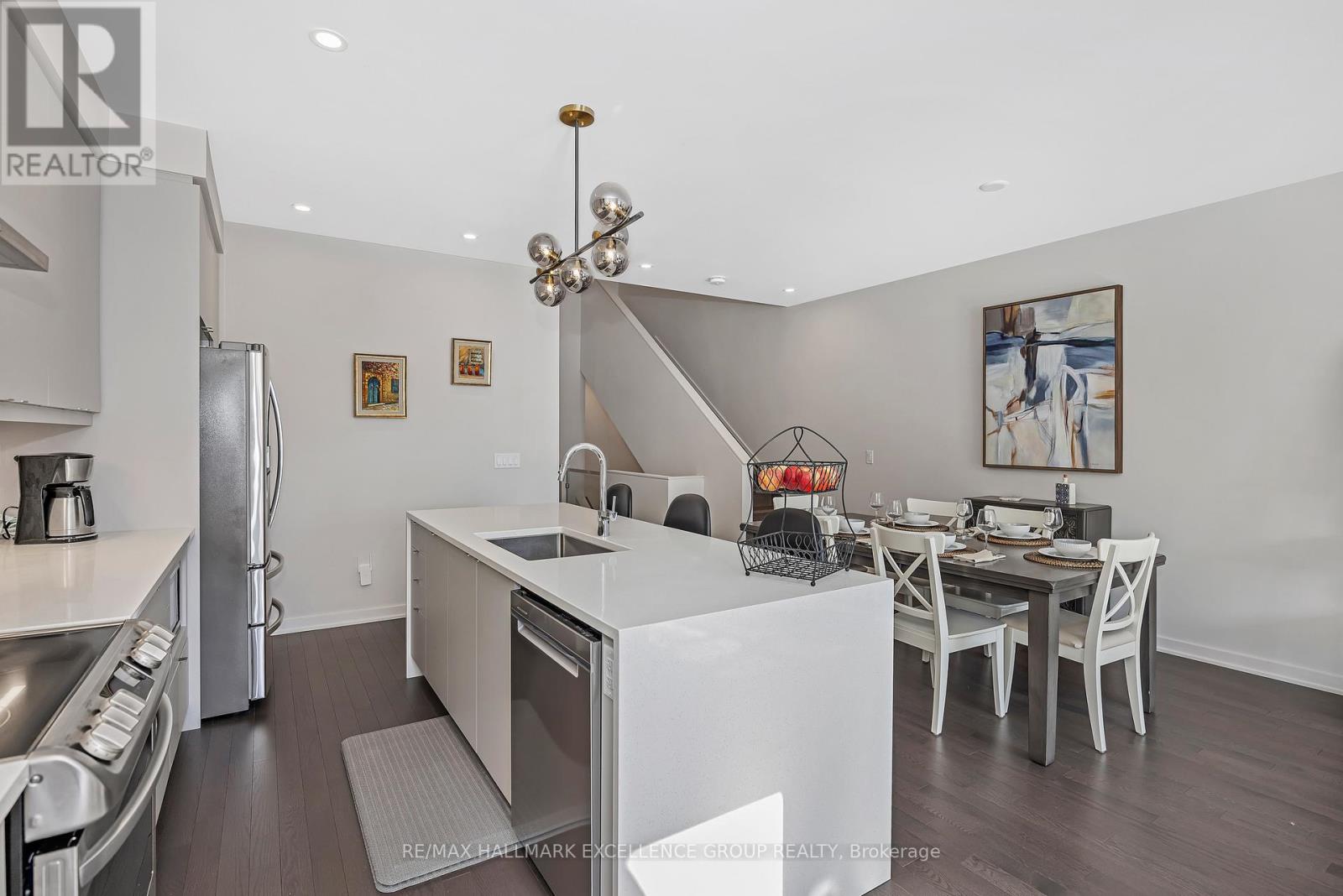 677 Honeydew Street, Ottawa, Ontario  K1X 0K5 - Photo 10 - X12821328