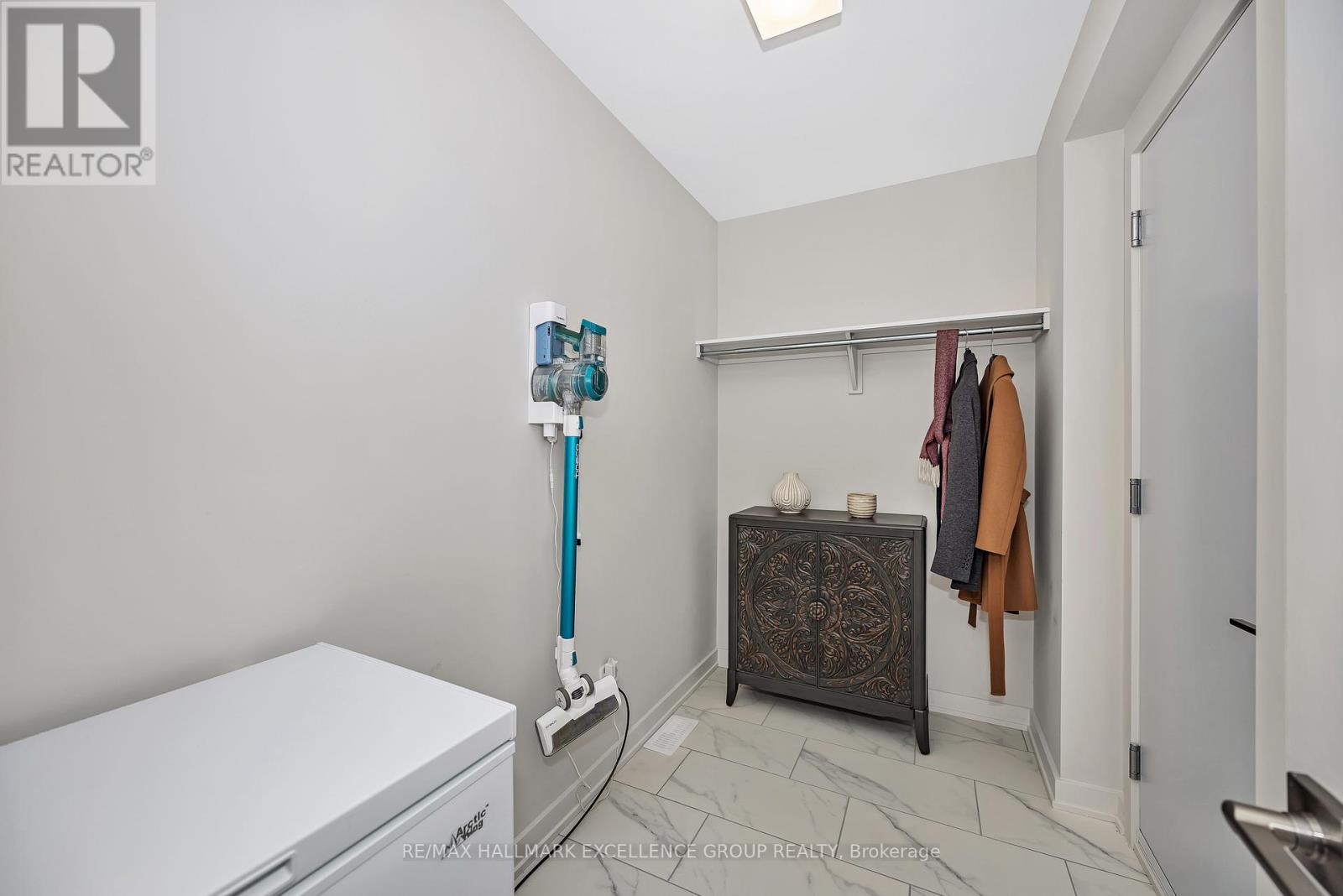 677 Honeydew Street, Ottawa, Ontario  K1X 0K5 - Photo 16 - X12821328