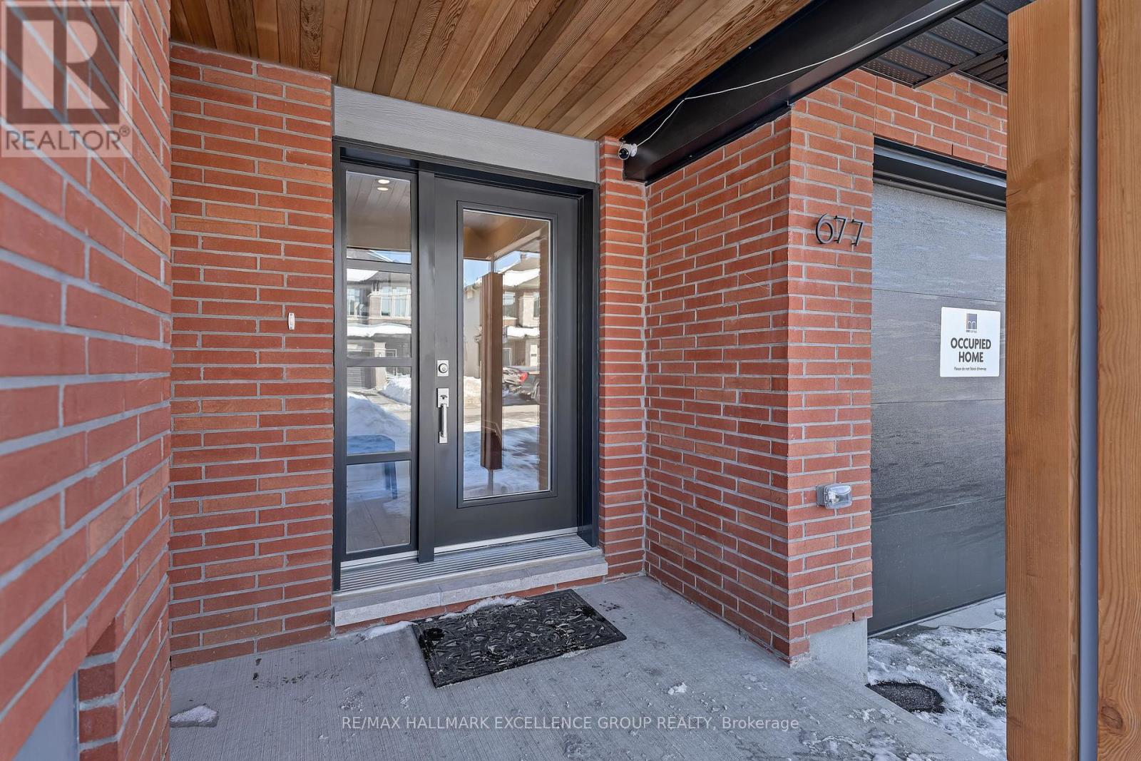 677 Honeydew Street, Ottawa, Ontario  K1X 0K5 - Photo 3 - X12821328