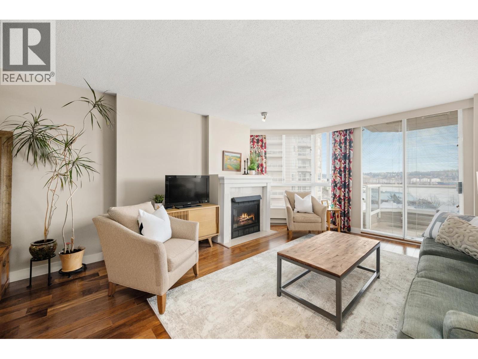 1105 1235 Quayside Drive, New Westminster, British Columbia  V3M 6J5 - Photo 3 - R3089008